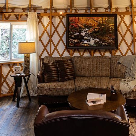 הוילה Topton Tranquil Haven Luxy Yurt - Creekside Glamping With Private Hot Tub מראה חיצוני תמונה